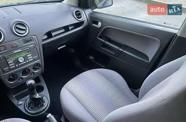 Хэтчбек Ford Fusion 2008 в 