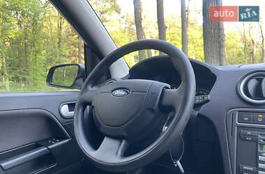 Хэтчбек Ford Fusion 2008 в 
