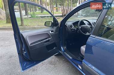 Хэтчбек Ford Fusion 2008 в 