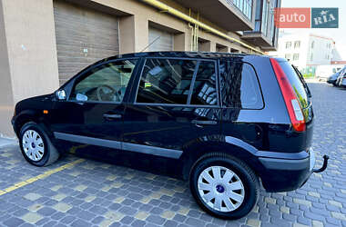 Хэтчбек Ford Fusion 2009 в 