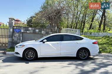 Седан Ford Fusion 2016 в 