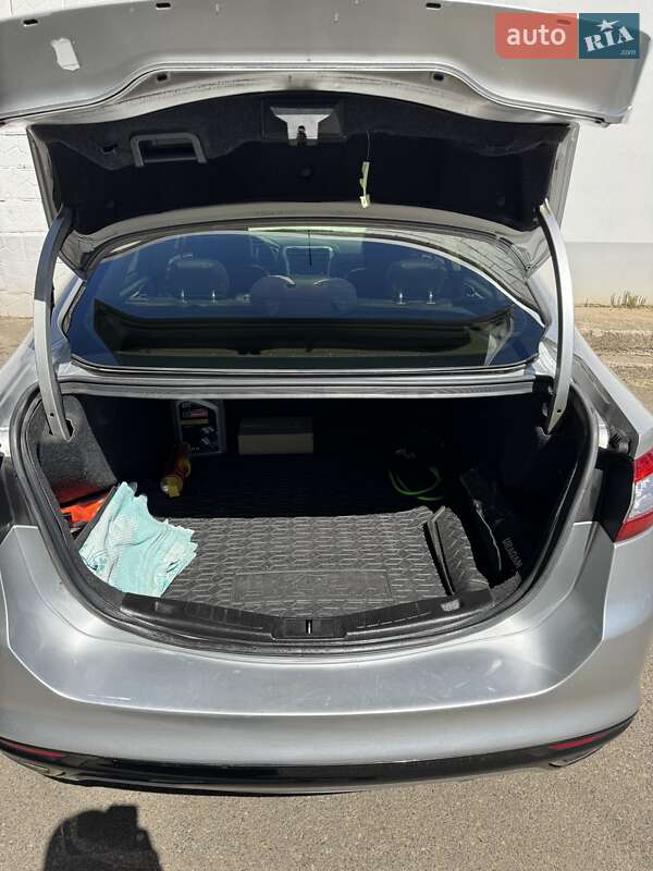 Седан Ford Fusion 2015 в Измаиле