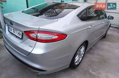 Седан Ford Fusion 2014 в 