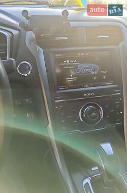 Седан Ford Fusion 2014 в 