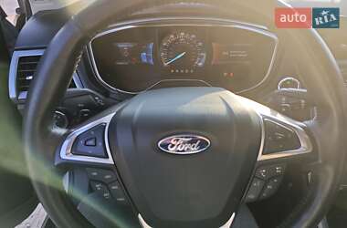 Седан Ford Fusion 2014 в 