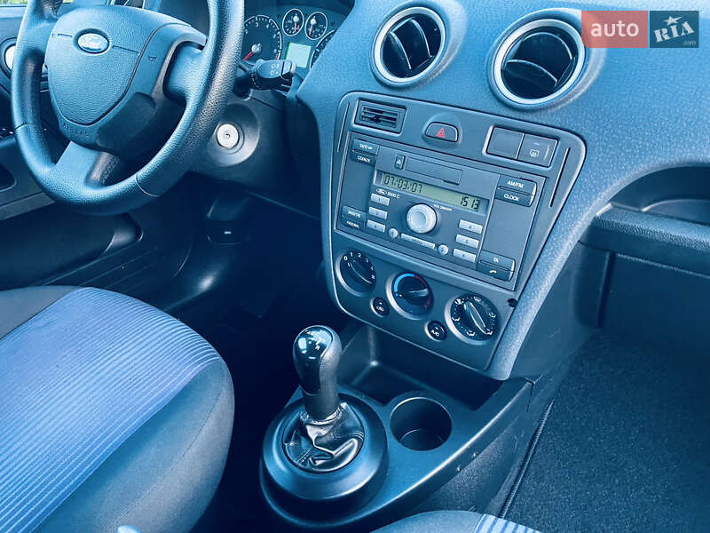 Хэтчбек Ford Fusion 2007 в Мукачево