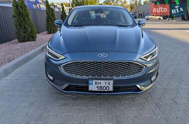 Седан Ford Fusion 2018 в 