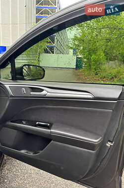 Седан Ford Fusion 2014 в 