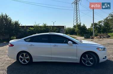 Седан Ford Fusion 2013 в 