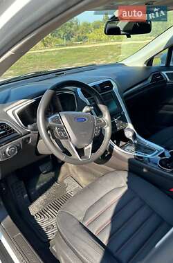 Седан Ford Fusion 2013 в 