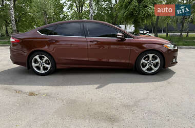 Седан Ford Fusion 2014 в 
