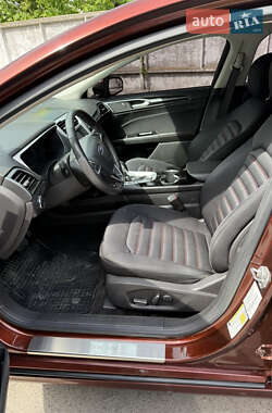 Седан Ford Fusion 2014 в 