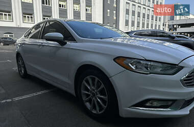 Седан Ford Fusion 2016 в 