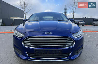 Седан Ford Fusion 2015 в 