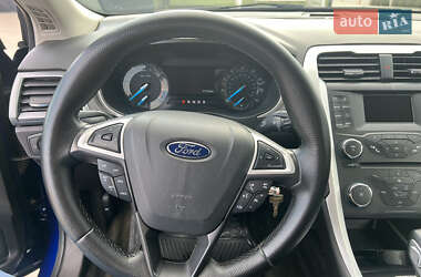 Седан Ford Fusion 2015 в 