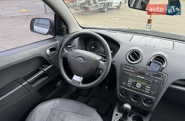 Хэтчбек Ford Fusion 2011 в 