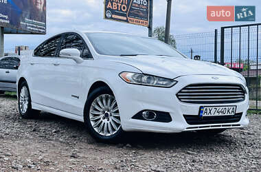 Седан Ford Fusion 2013 в 