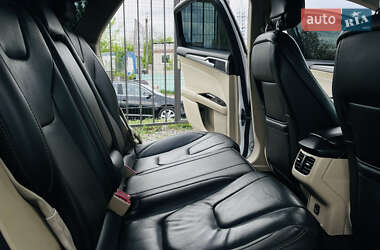Седан Ford Fusion 2013 в 