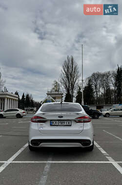 Седан Ford Fusion 2017 в 