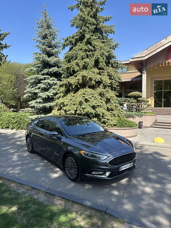 Седан Ford Fusion 2016 в 