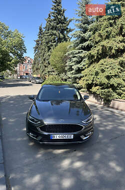Седан Ford Fusion 2016 в 