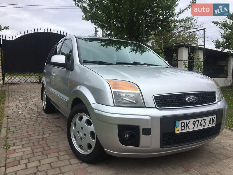 Хэтчбек Ford Fusion 2011 в Ровно