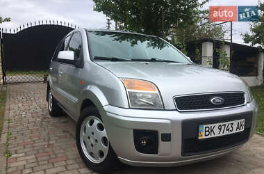 Хэтчбек Ford Fusion 2011 в 