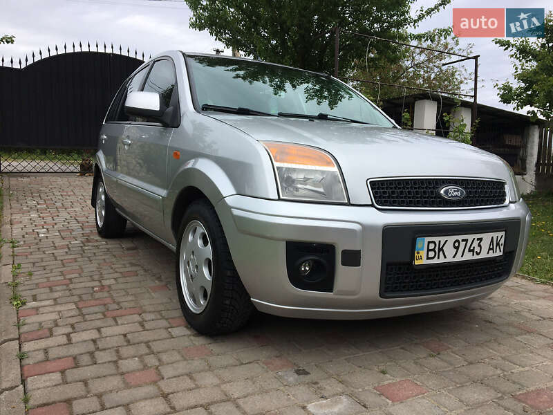 Хэтчбек Ford Fusion 2011 в Ровно