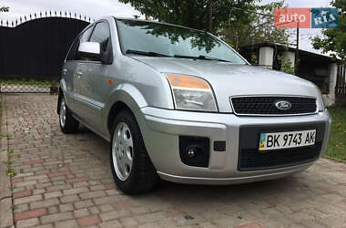 Хэтчбек Ford Fusion 2011 в 