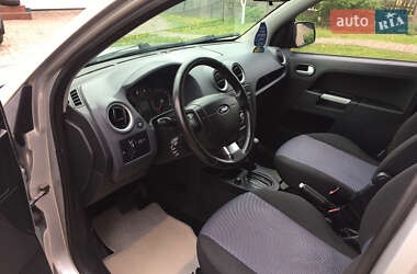 Хэтчбек Ford Fusion 2011 в 