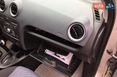 Хэтчбек Ford Fusion 2011 в 
