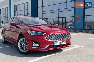 Седан Ford Fusion 2019 в Львове