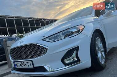Седан Ford Fusion 2019 в Львове