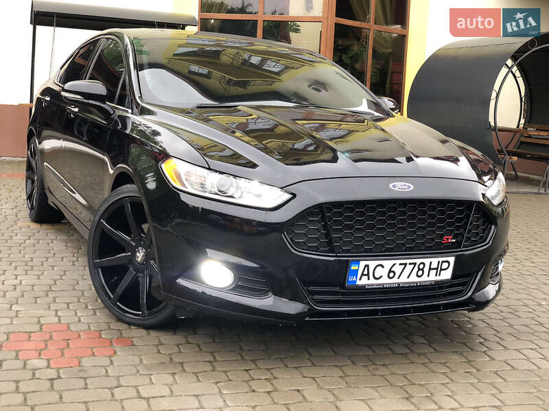 Седан Ford Fusion 2016 в 