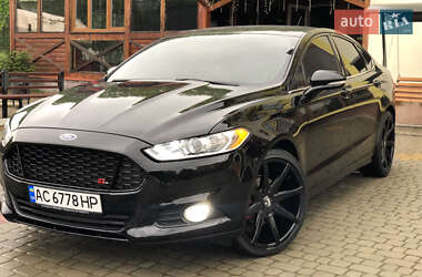 Седан Ford Fusion 2016 в 