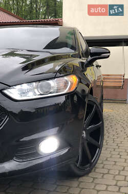 Седан Ford Fusion 2016 в 