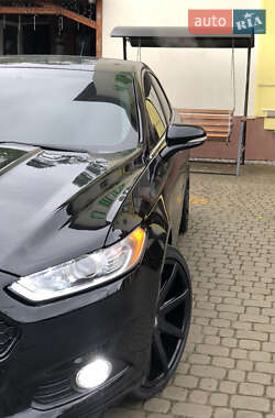 Седан Ford Fusion 2016 в 