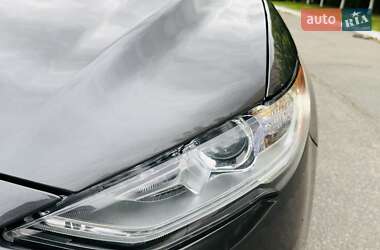 Седан Ford Fusion 2017 в 
