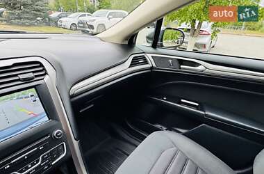 Седан Ford Fusion 2017 в 