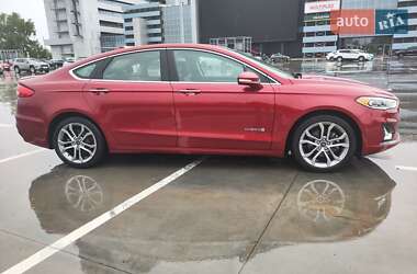 Седан Ford Fusion 2018 в 