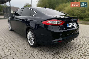 Седан Ford Fusion 2013 в 