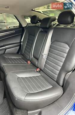 Седан Ford Fusion 2016 в 