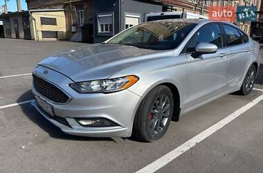 Седан Ford Fusion 2016 в 