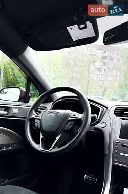 Седан Ford Fusion 2017 в 