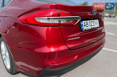 Седан Ford Fusion 2019 в 