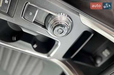 Седан Ford Fusion 2019 в 