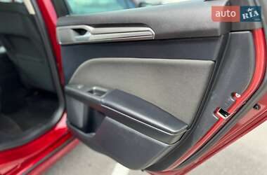Седан Ford Fusion 2019 в 