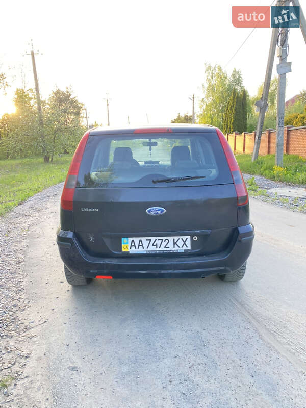 Хэтчбек Ford Fusion 2005 в Вите-Почтовой
