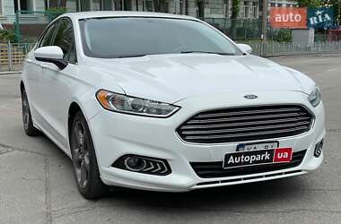 Седан Ford Fusion 2016 в 