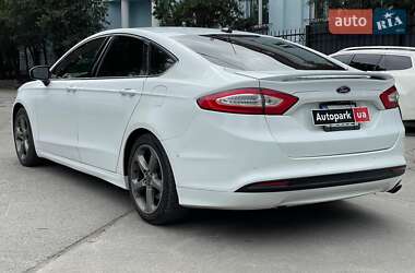 Седан Ford Fusion 2016 в 